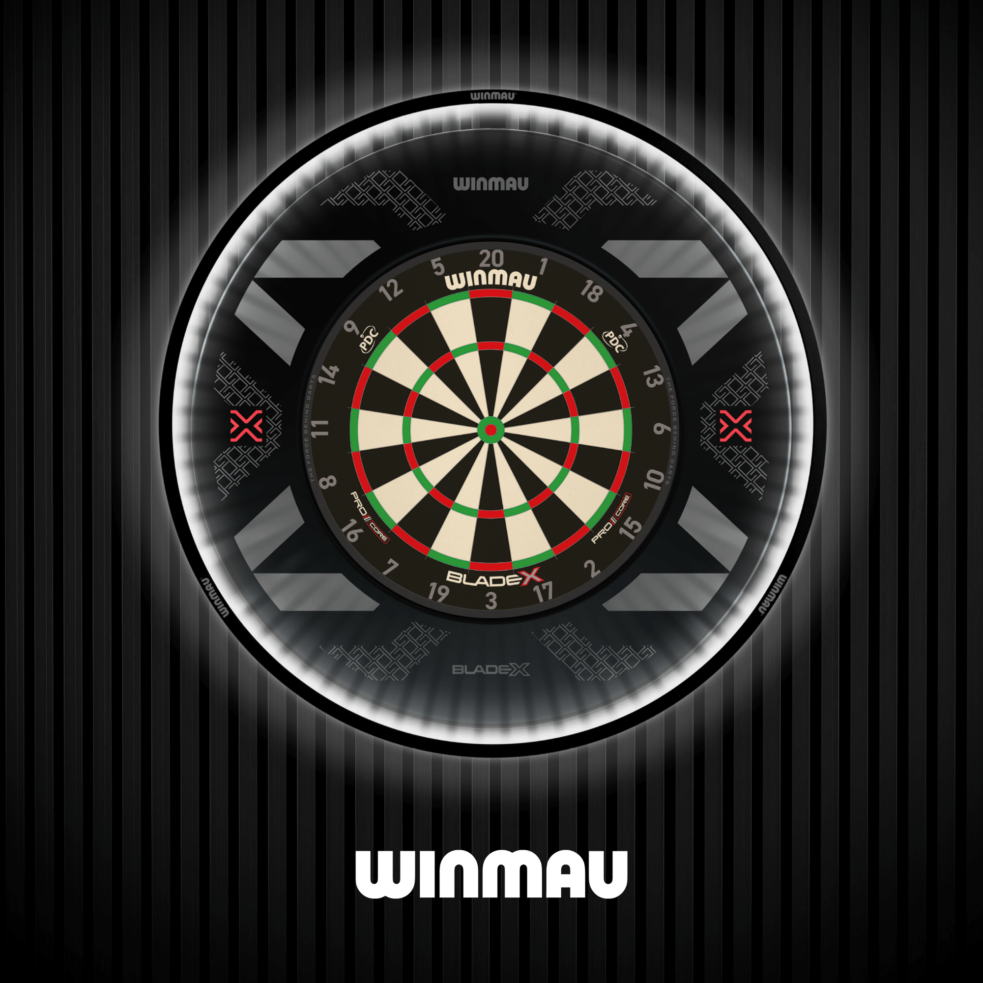 Winmau Blade X Dartboard Surround Ansicht mit Board